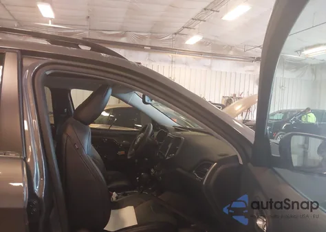 2022 Jeep Cherokee Limited 4X4 from USA, damaged, VIN 1C4PJMDX6ND531424